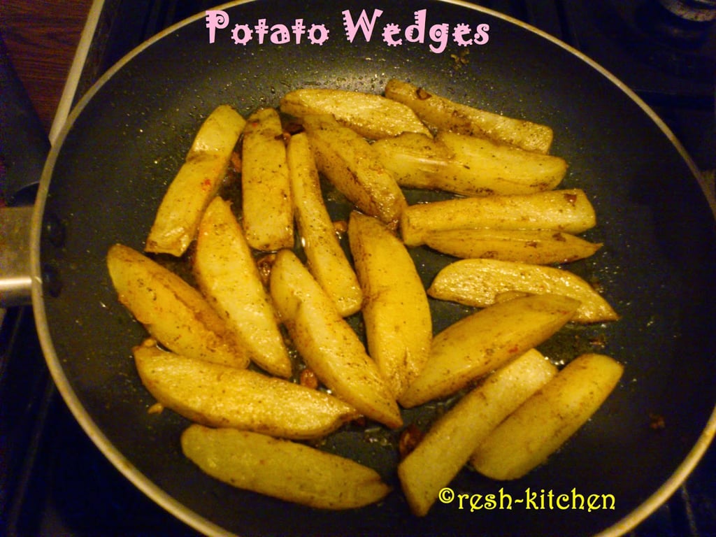 https://www.reshkitchen.com/wp-content/uploads/2014/09/potato-wedges-recipe.1024x1024.jpg